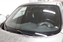 Лобовое стекло Ниссан Жук