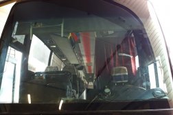 Установили лобовое стекло на автобусе Volvo
