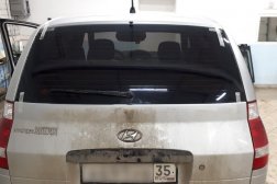 Установили стекло с тонировкой