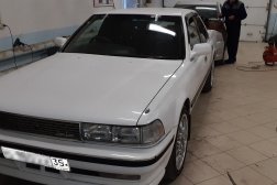 Замена лобовухи на Toyota Cresta