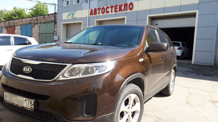 установка лобового стекла Kia Sorento